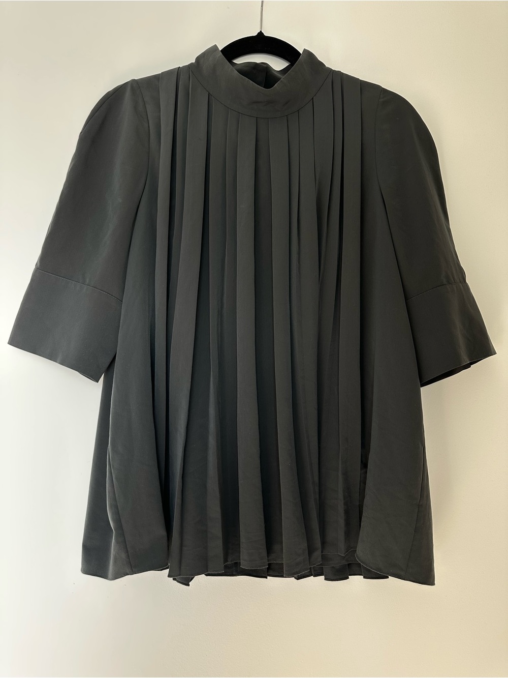 Vera Wang Pleated High-Neck Women’s Top